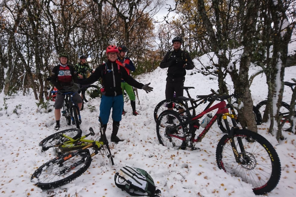 I fjor kom vinteren til Oppdal like før stisykkelcampen, uten at det la noen demper på stemningen. Da gikk campen siste helga i september. I år er arrangementet lagt til første helg i september. Foto: Odin Sande