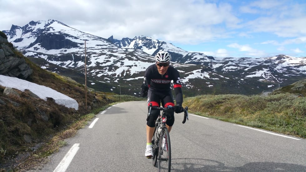 REKORDJEGEREN: Maxim Golev har ambisjoner om å inneha flest everestinger i Norges Foto: Privat Maxim Golev 2016 - Foto Privat 1400x788