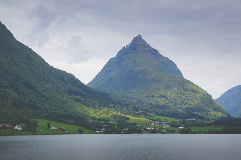 NY STJERNE: I Gloppen er det planer om å gjøre Eggenipa (1338 moh.) like kjent som Besseggen. Foto: Erlend Sande