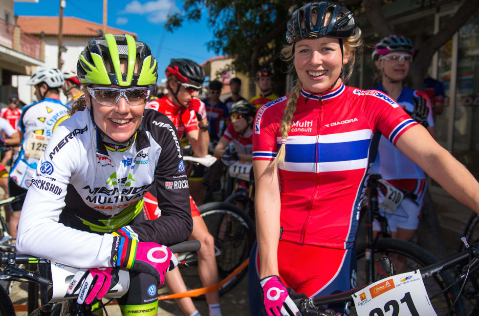 Gunn-Rita Dahle Flesjå (til venstre) og Ingrid Sofie Bøe Jacobsen er de to seniorene som kjører for Norge i VM i Nove Mesto om knappe to uker. Foto: NCF/Kuestenbrueck Ingrid Jacobsen - Kypros 2015 - NCF Kuestenbrueck 1400x924