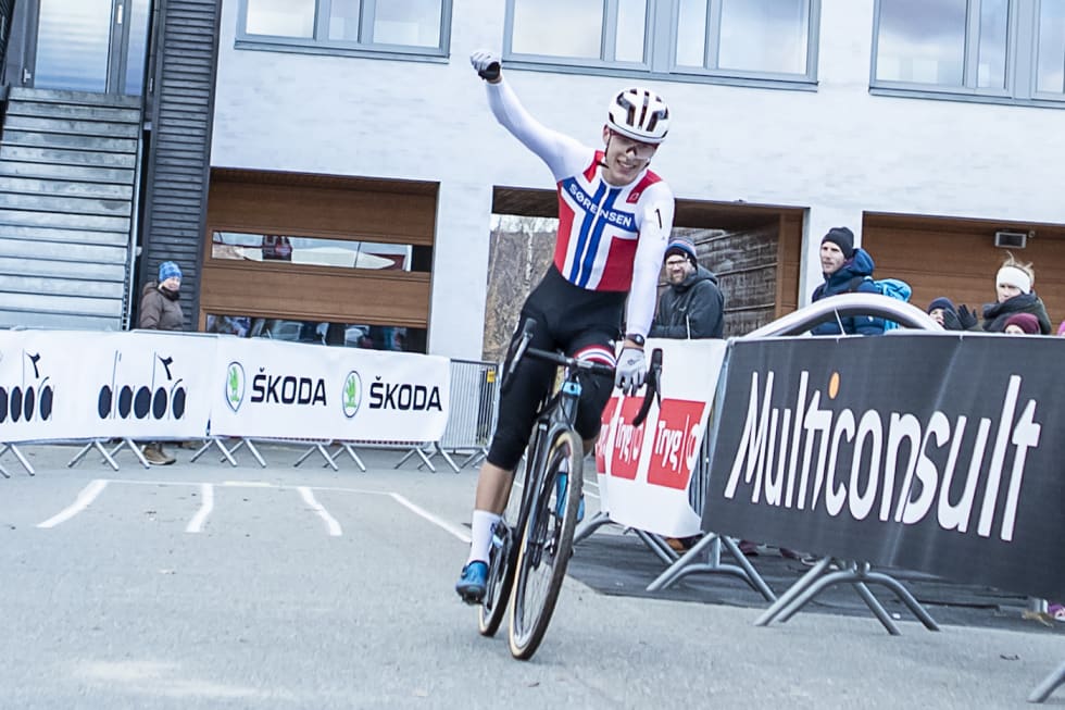 NM-GULL: Tobias Johannessen beholder NM-trøya i kross. Foto: Pål Westgaard