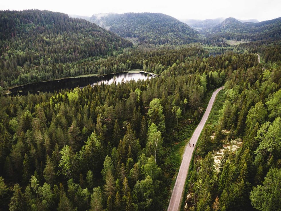 LEGG I VEI: Med sykkelen kommer du enda lengre og raskere enn når du går på tur. Foto: Christian Nerdrum