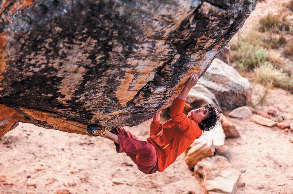 FLASHE? Anthony Gullsten går Nutsa (8A+), Rocklands, Sør-Afrika. Foto: Alex Manelis