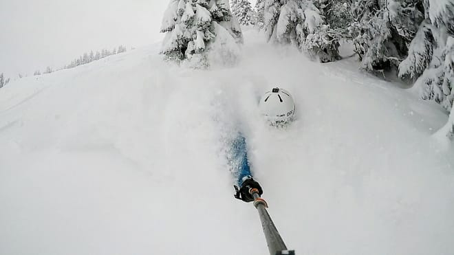 FIN FERIE: Martin Leite Gilleshammer prøver fortvilt å holde selfiestanga si i periskopdybde.