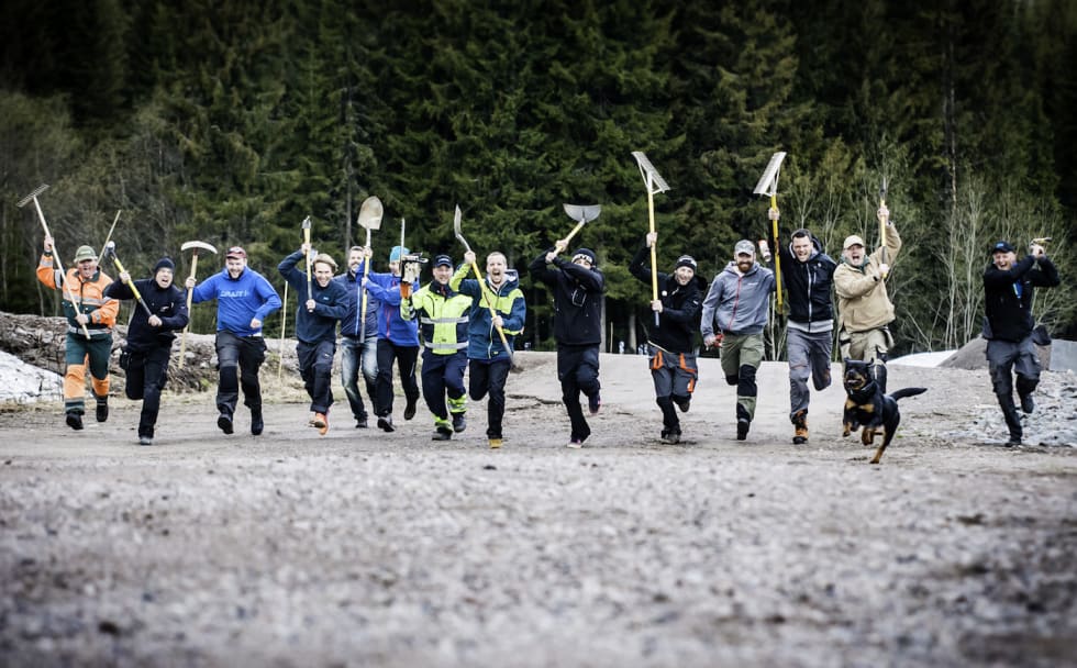 Bli med denne gjengen på jobb i Trysil Bike Arena. Foto: Hans Martin Nysæter/Trysil Attacking trailbuilders - Hans Martin Nysæter:Trysil 1400x896