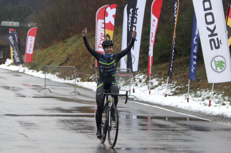 SEIER: Ingrid Moe vant siste runde i kross-Norgescupen, som gikk på hjemmebane for Bergensrytteren. Foto: Ingrid Lægreid/NCF NC8 Ingrid Moe - Ingrid Lægreid 1400x933