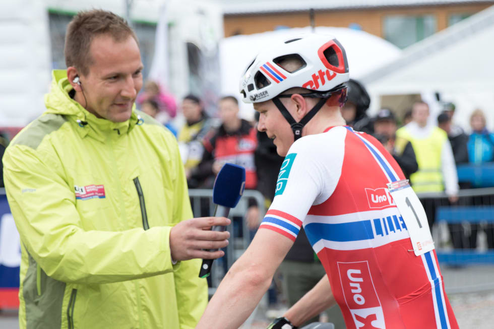 Seiersintervju til UCI etter målgang hører med. Foto: Bengt Ove Sannes Petter Fagerhaug UCI interview Nove Mesto May 20 2017 Bengt Ove Sannes 1400x933