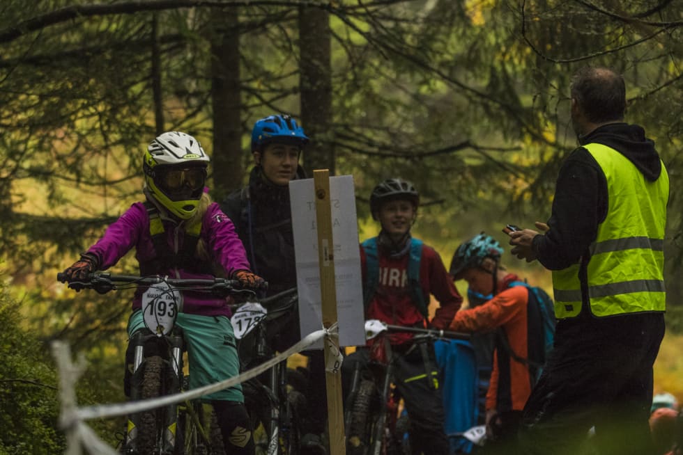 Fjorårets juniorritt var en suksess og videreføres i utvidet utgave i år. Foto: Per-Eivind Syvertsen Informasjon aldersbestemte Hakadal Enduro 2017 - Per-Eivind Syvertsen