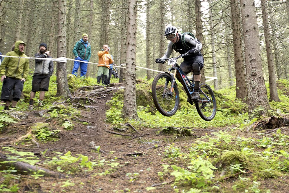 Espen Johnsen underveis i Bodø Enduro. Foto: Anders Vanderloock Espen Johnsen 1st - Bodø Enduro 2017 - Anders Vanderloock 1400x933