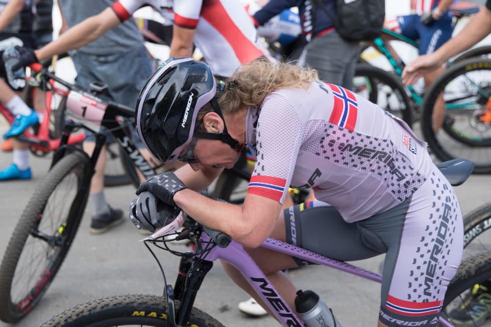 Gunn-Rita Dahle Flesjå etter målgang på fredagens kortbaneritt. Foto: Bengt Ove Sannes Gunn-Rita Dahle Flesjå finish - WC Albstadt short track May 18-18 - Bengt Ove Sannes 1400x933