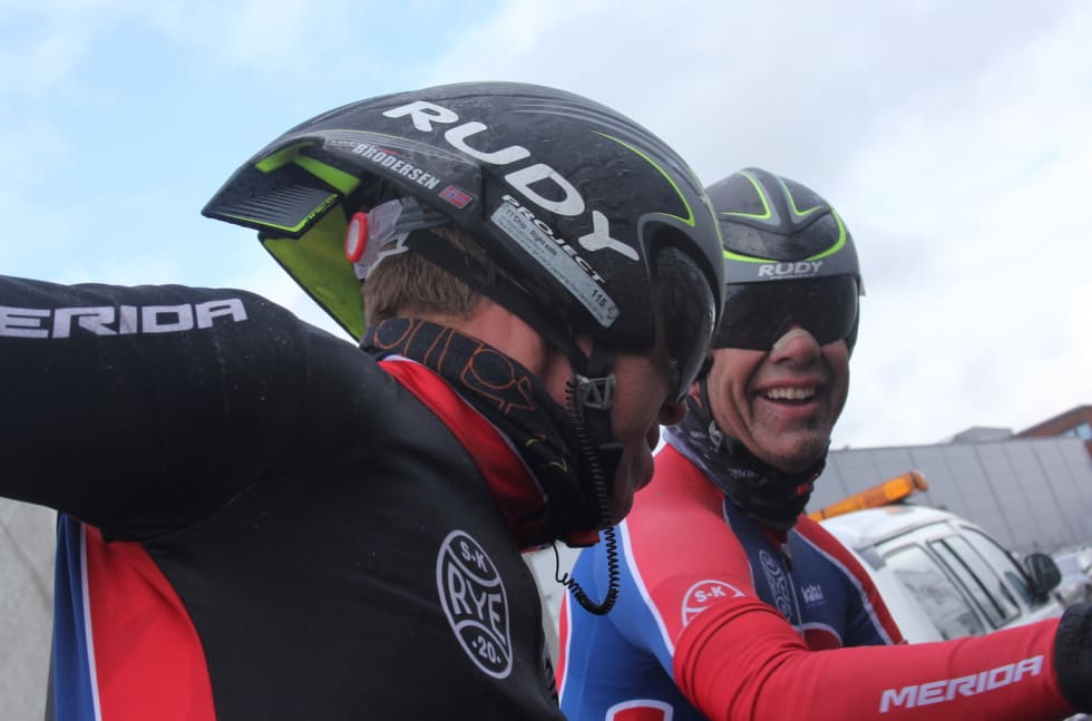 TILFREDSE RYE-KAPTEINER: Thomas Brodersen (til venstre) og Rune Holden er godt fornøyd med lagets innsats på Nordmarka Rundt. Foto: Ingeborg Scheve Thomas Brodersen - Rune Holden 1400x924