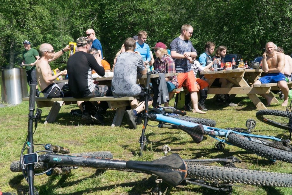 Velfortjent pause for sykler og syklister. Foto: Zoltson