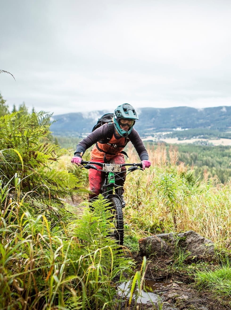 I år var det flere med i aldersbestemte klasser i Hakadal Enduro. Marte Lund vant masterklassen. Foto: Pål Westgaard