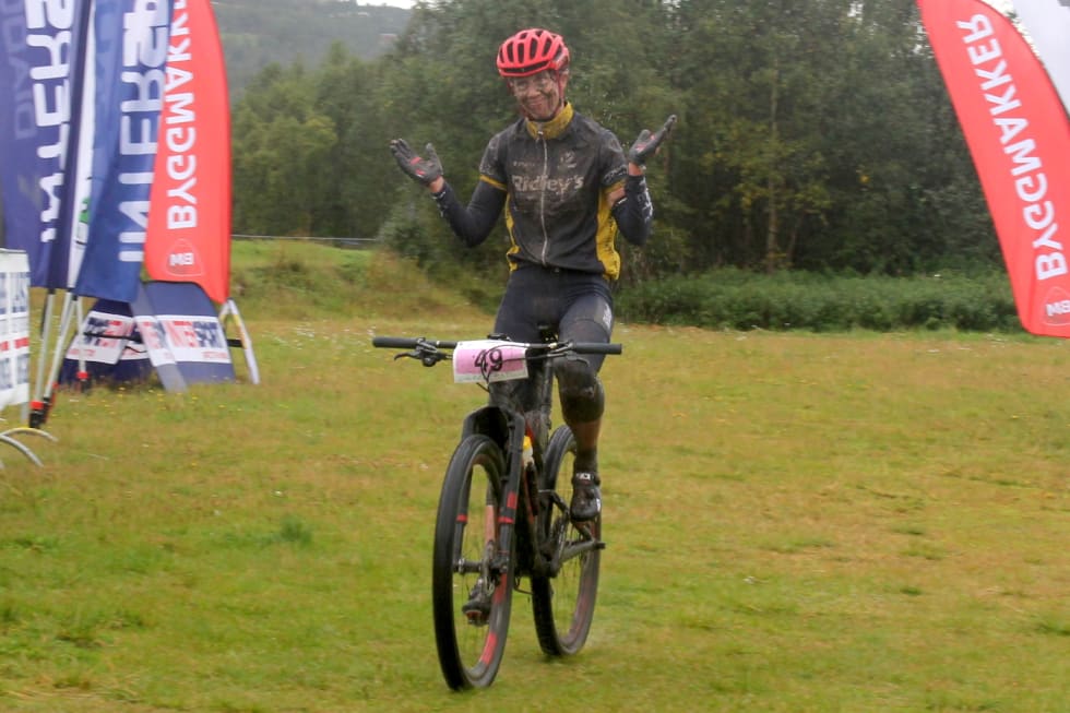 Kate Aardal kjørte inn til seier i Rørosrittet i krevende og søkkvåte forhold. Foto: Ingeborg Scheve Kate Aardal - winner - Scheve 1400x933