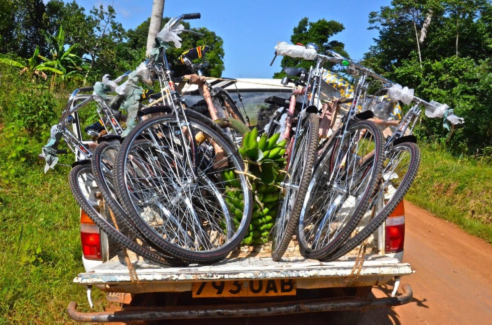 Wheels4Life er Hans Reys egen veldedighetsorganisasjon, og i løpet av de ti åra organisasjonen har eksistert, har Rey og kona etablert hundrevis av små lokalt forankrede tiltak som gir fattige mennesker tilgang til transport og nye muligheter. Foto: Carmen Freeman Wheels4Life Carmen Freeman-Rey 1400x924