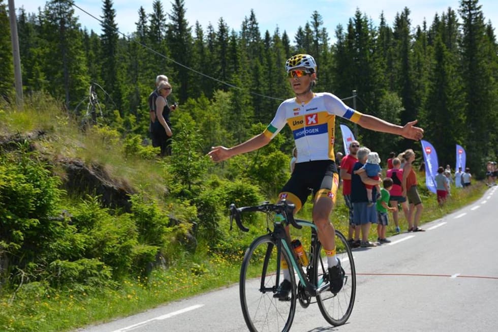 ETAPPESEIER: Torstein Træen, som nylig tok sølv på U23-fellesstarten i NM, vant dagens etappe og ble nummer to sammenlagt i Rojan Rundfahrt. Foto: Arrangøren Torstein Træen - 3 etappe RR 2017 - Arrangøren 1400x933