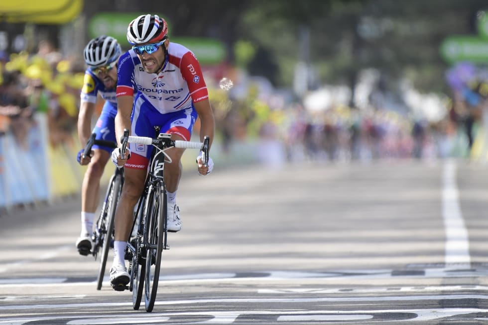 DAGENS TAPER: Thibaut Pinot måtte gi fra seg hele 1:40 til sine argeste konkurrenter. Foto: Cor Vos. DAGENS TAPER: Thibaut Pinot måtte gi fra seg hele 1:40 til sine argeste konkurrenter. Foto: Cor Vos.