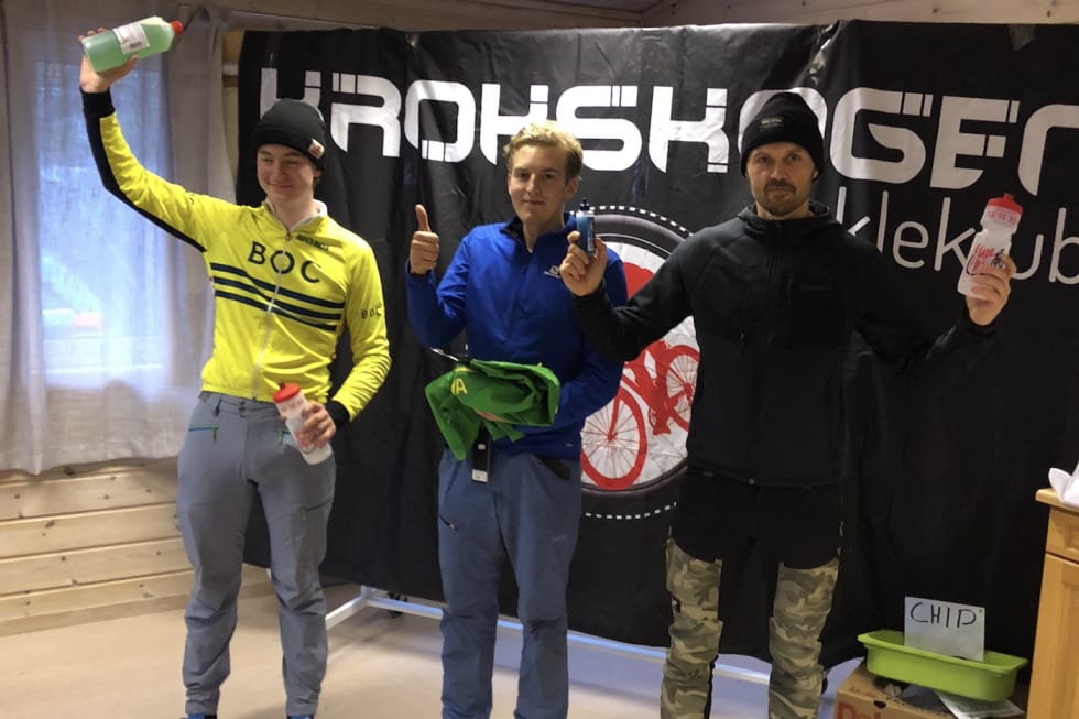 Gard Brovold vant herreklassen i Ringerike Enduro foran Ola Jåvold Landmark og Svenn Fjeldheim. Foto: Arrangøren Ringerike Enduro 2018 menn - Foto arrangøren