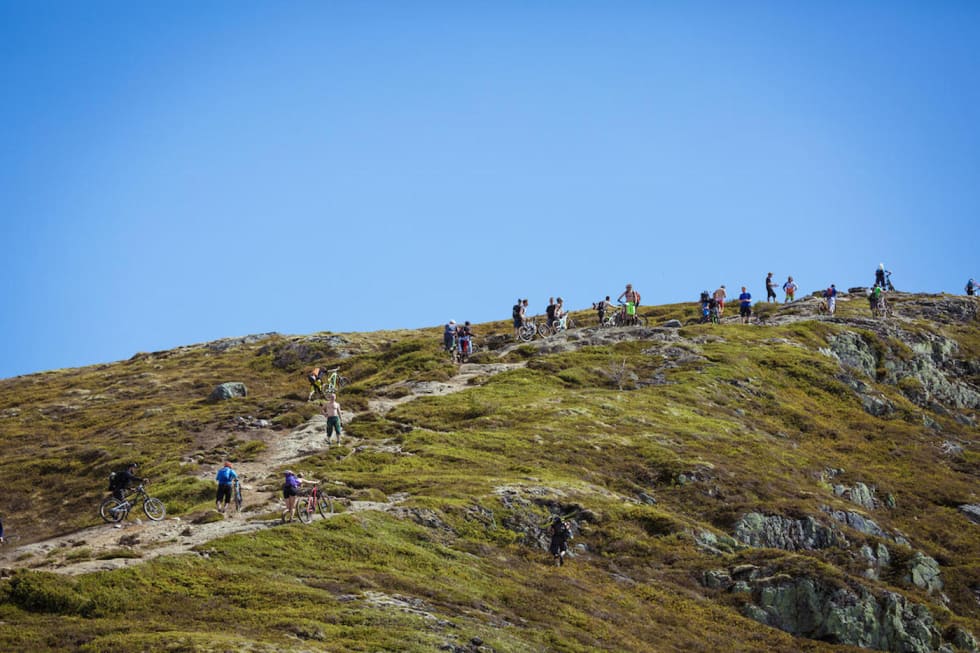 Stadig flere stiller på enduroritt, og dermed opplever arrangørene flere problemstillinger rundt allemannsretten og tillatelser. Foto: Fedor Duhrman Luster enduro 2015 - Fedor Duhrmann 1400x933
