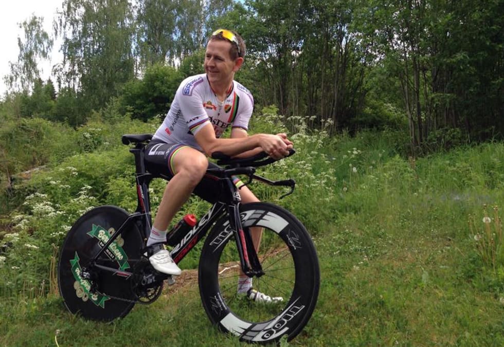 JONE ELLINGSEN er et kjent sykkelnavn. I kveld sykler han NM lagtempo for Sandnes SK, og håper å forsvare NM-tittelen fra i fjor. Foto: Privat Jone Ellingsen June 22-15 Privat 1400x924