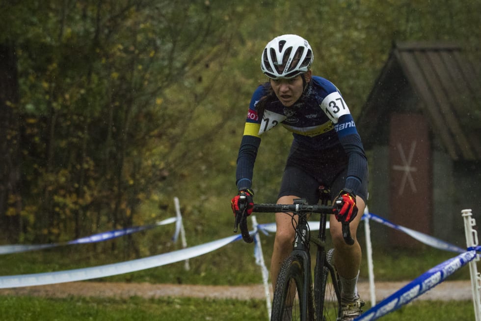 OVERLEGEN: Mari Mohr vant andre ritt i Norgescupen med god margin til gårsdagens vinner. Foto: Per-Eivind Syvertsen Mari Mohr - NC2 Grenlandskross - Per-Eivind Syvertsen 1400x933