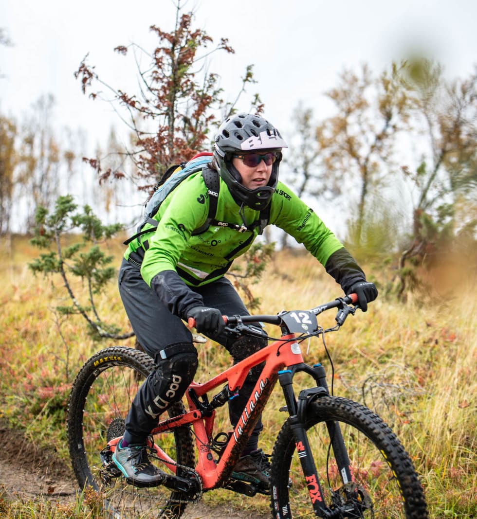 Tonje Mari Amundsen på vei mot mål. Foto: Hans Magnus Einen Larsen Tonje Mari Amundsen - Harstad enduro 2018 - Hans Magnus Einen Larsen 1200x1307