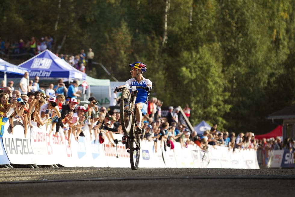 BAKHJULFEIRING: Marco Aurelio Fontana vet hvordan han skal feire en bronsemedalje i VM. (foto: Kristoffer H. Kippernes) _KHK8587