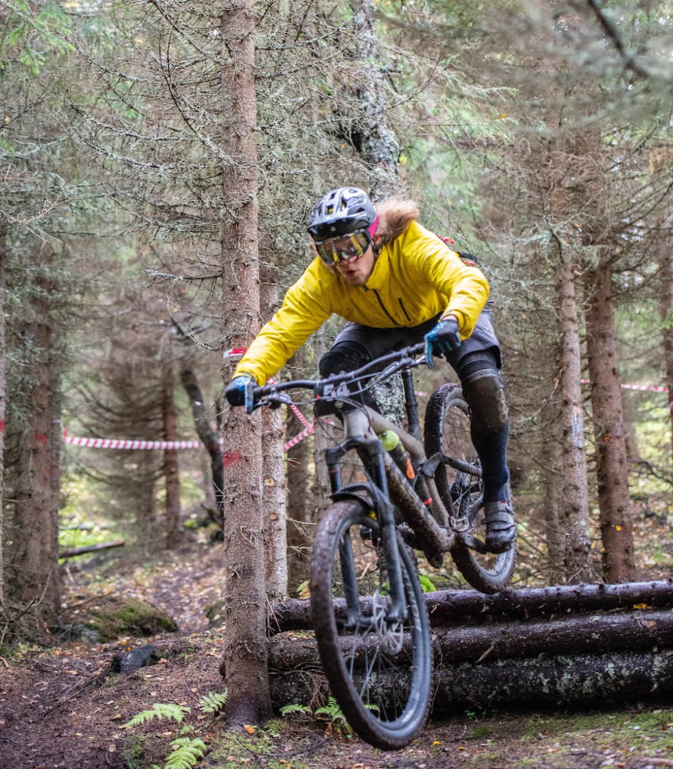 Markus Nore Kveim underveis i Harstad Enduro. Foto: Hans Magnus Einen Larsen Markus Nore Kveim - Harstad enduro 2018 - Hans Magnus Einen Larsen 1000x