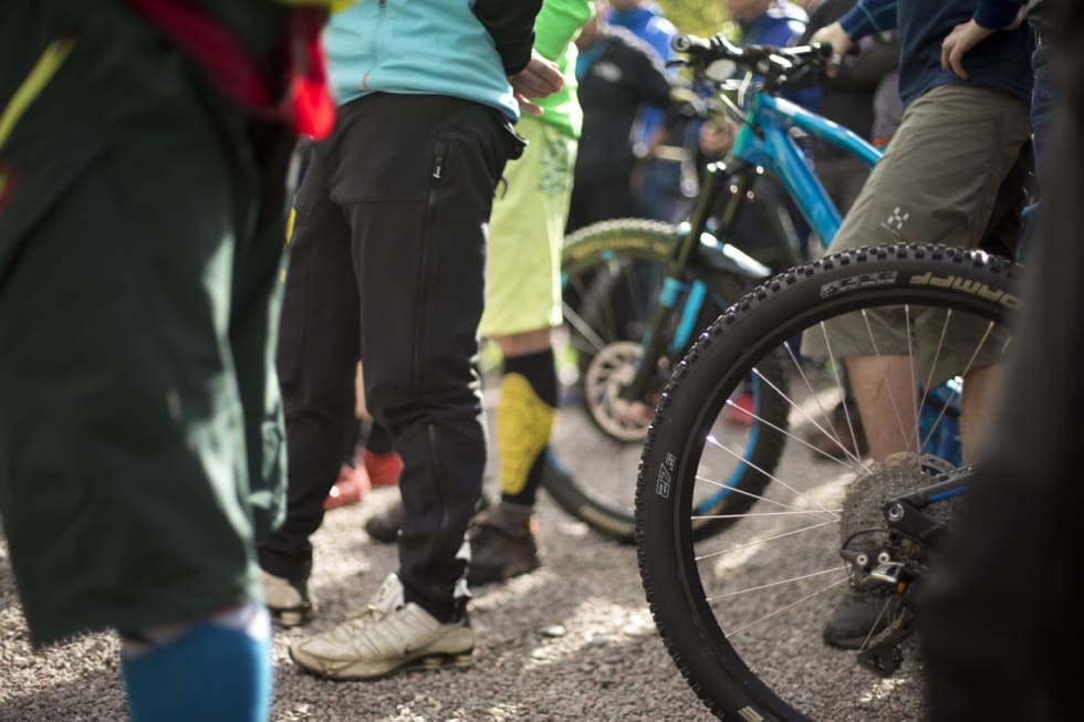 SPENT: Ivrige ben og hjul klare for enduroritt. _IPP9074