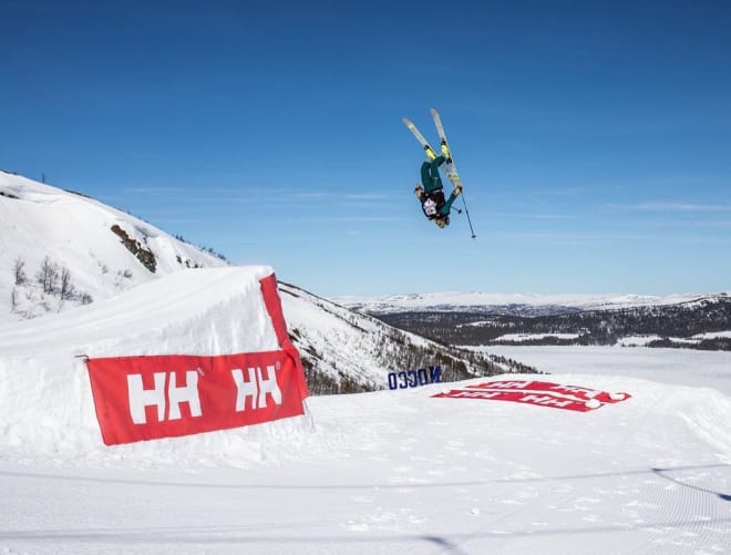 VANT IGJEN: Synnøve Medhus er fjellstø på backflips. Foto: Gard Nordseth