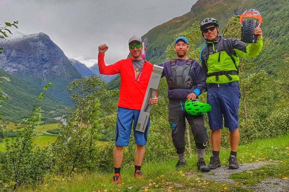 Pallen i Funduro: Martin Bruaset vant foran Trond Svartvatn på andreplass og Leif Bruland på tredje. Foto: Tommy Aslaksen Enduro race 1.Martin Bruaset, 2 Trond Svartvatn, 3 Leif Bruland Folven 2018 - Foto Tommy Aslaksen 1400x933