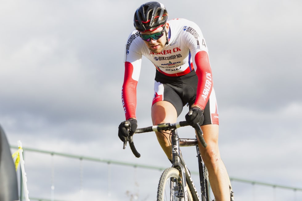 PALLPLASS: Marius Ylven Westgaard sikret seg den siste pallplassen i eliteklassen på Spikkestadkross. Foto: Pål Westgaard Marius Ylven Westgaard - Pål Westgård