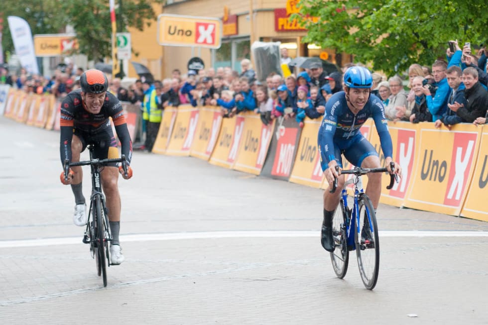 NM-GULL: Kristoffer Halvorsen vant gaterittet foran Herman Dahl. Foto: Helge Langen NM gateritt menn - Helge Langen 1400x933