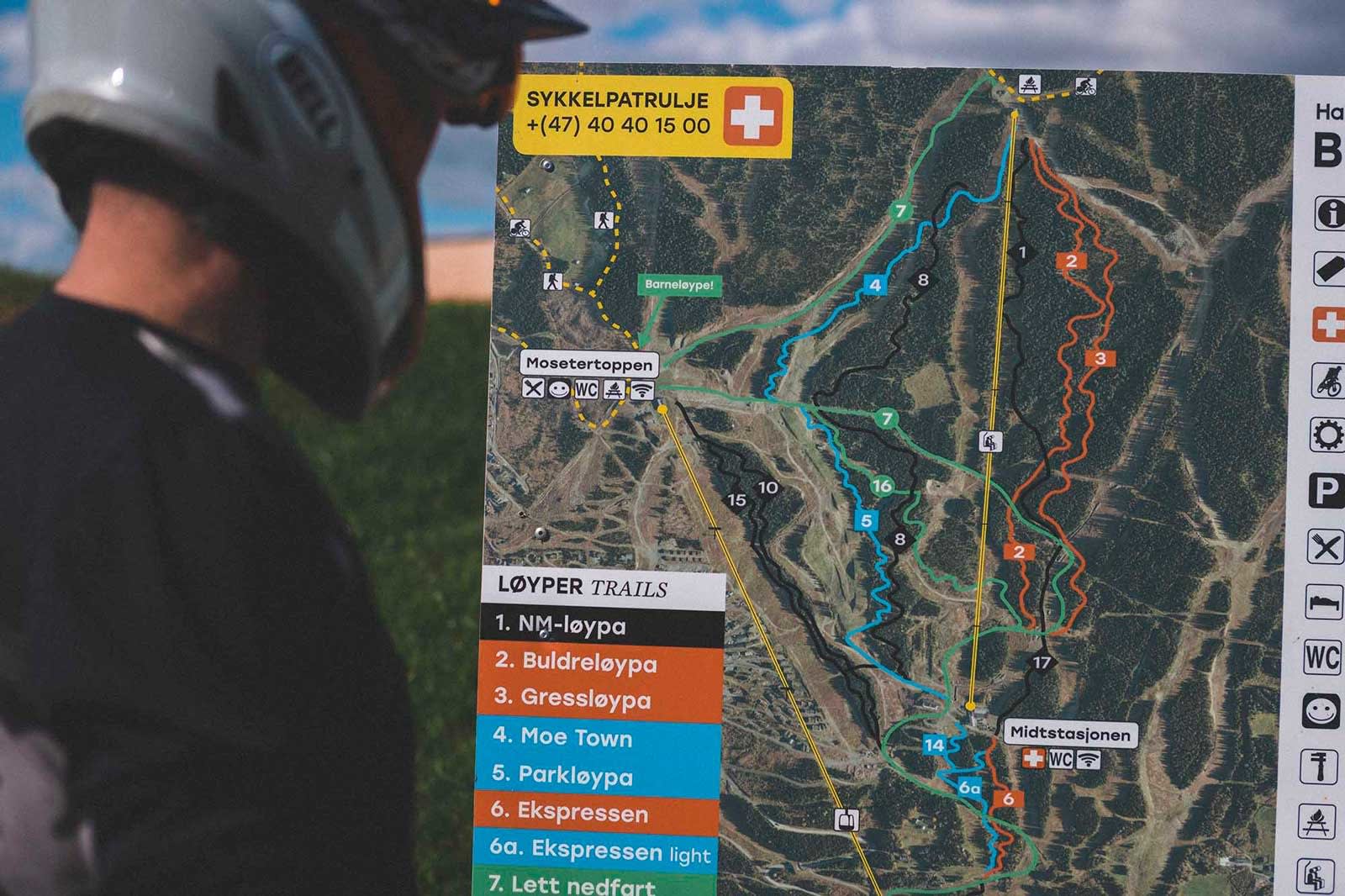 VALGETS KVAL: Løypekart finner du når du går av gondolen. Her er det flere valg å ta, begynn gjerne enkelt.