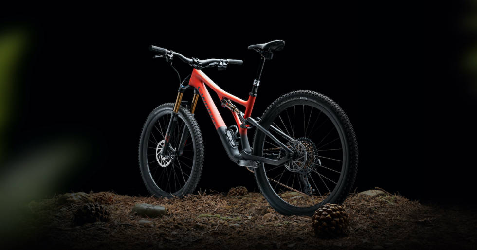 MINDRE VANDRING: Nye Stumpjumper får 130 mm vandring bak og 140 mm foran. Specialized Stumpjumper 2021