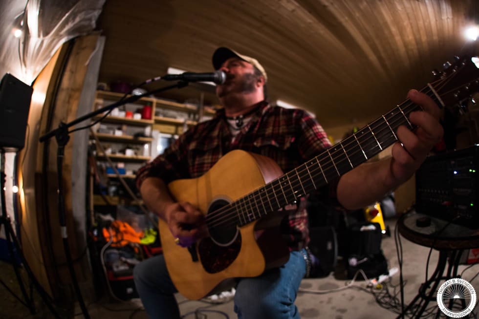 Helt til legendariske Keith Austin tok over med overlegen gitarklonking. 31 Helt til den legendarisk Keith Austin tok over med overlegen gitarklonking