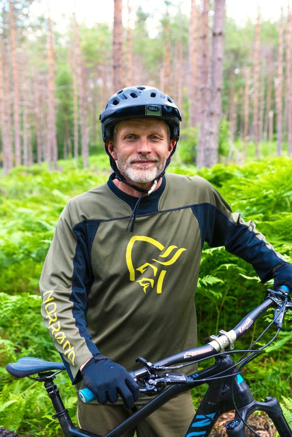 Haakon Walnum er kritisk til utviklingen der kommersielle aktører kommer inn og arrangerer turer i områder som frivillige lag og organisasjoner har jobbet dugnad for å tilrettelegge. Foto: Bård Basberg Haakon Walnum - Foto Bård Basberg 1000x1499