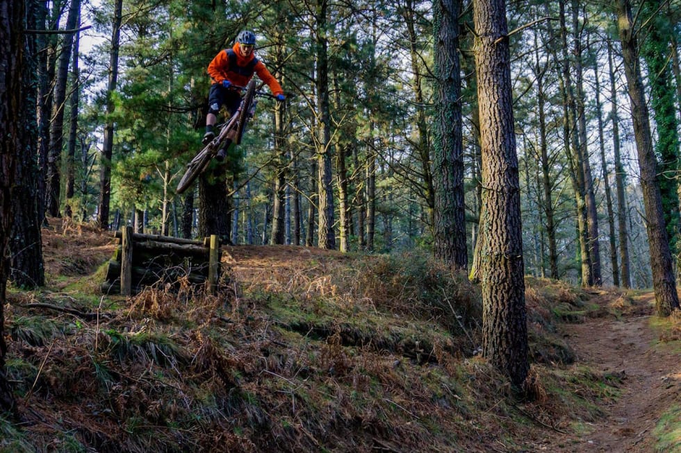 Zakarias Blom Johansen får nå mulighet til å reise på flere og lengre treningssamlinger, og håper han skal ta sykkelkarrieren enda et steg videre. Foto: Basque by Bike zakka samling 2015 - Basque by Bike 1400x933