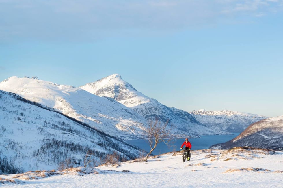 Spektakulær utsikt og vinterørken på Kvaløya. Foto: Pål Jakobsen Kvaløya Feb 2018 2 - Pål Jakobsen 1400x933