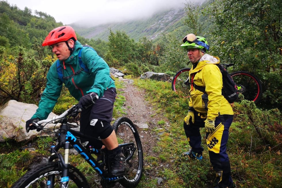 Festivalsjefen holder endurokurs i Napen. Foto: Privat Festivalsjefen holder enduro clinic Folven 2018 Foto Inge nilsen 1400x933