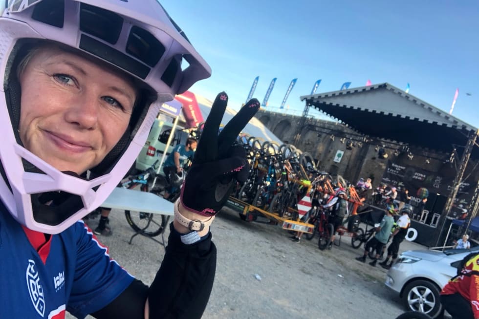 Team Terengsykkels Anette Røssum Bastnes fikk trøbbel på søndagens første etappe og fullførte ikke rittet. Foto: Nicola Weaver Anette Røssum Bastnes - EWS Ainsa 2018 - Foto Nicola Weaver 1400x933