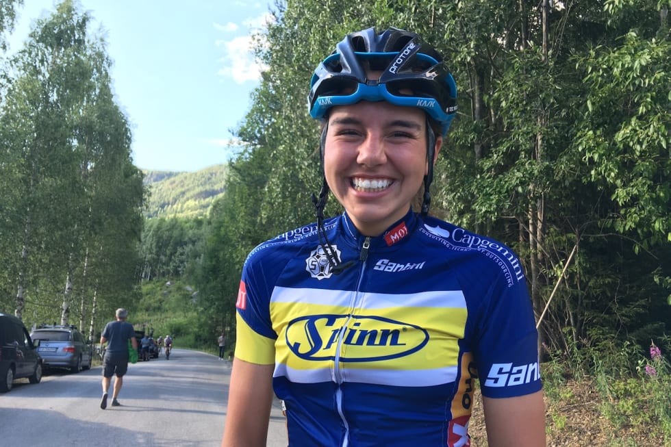 SOLEKLAR: Amalie Lutro vant med over et halvt minutt i juniorklassen. Foto: Ingeborg Scheve Amalie Lutro - Tempo Tour de Hallingdal 2018 - Scheve 1400x933