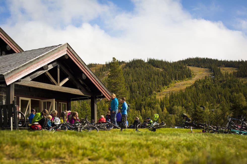 Premieutdelingen gikk i kaféen på golfbanen med utsikt til alpinanlegget. Foto: Snorre Veggan Sykkelglede ved Nesbyen Alpin - Snorre Veggan