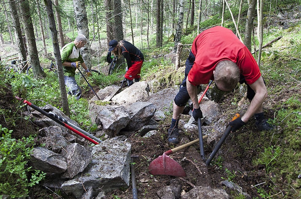 NOTS lokallag legger ned mye dugnad på stibygging, og den aktiviteten skal den nye NOTS-lederen Foto: Bjørn Enoksen NOTS Sticamp June 2016 - Bjørn Enoksen 1400x924