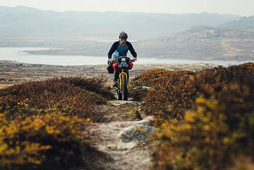 PLAYA DEL MÅR: Tjukksykkeltur fra Gvepseborg via Mår til Imingfjell. Foto: Mikkel Soya Bølstad 2201ntilnett4.09.18–20 1733