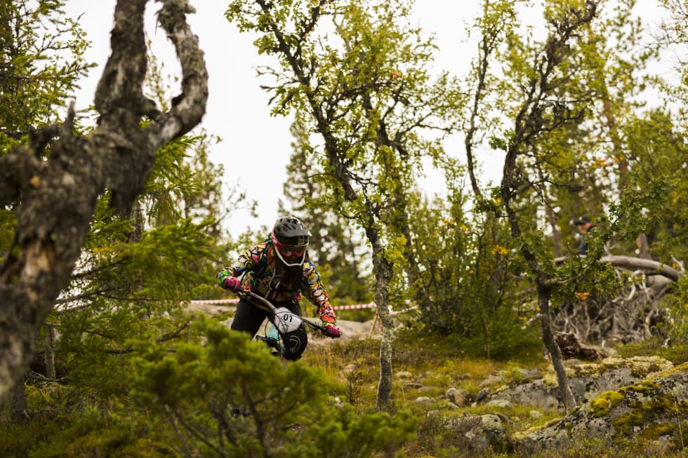 Vera Leivsdottir vant Hafjell Enduro 2017. Her fra Nesfjella Enduro forrige helg. Foto: Snorre Veggan 9 Nesfjella Enduro 2018 - Vera Leivsdottir - Snorre Veggan 1400x933