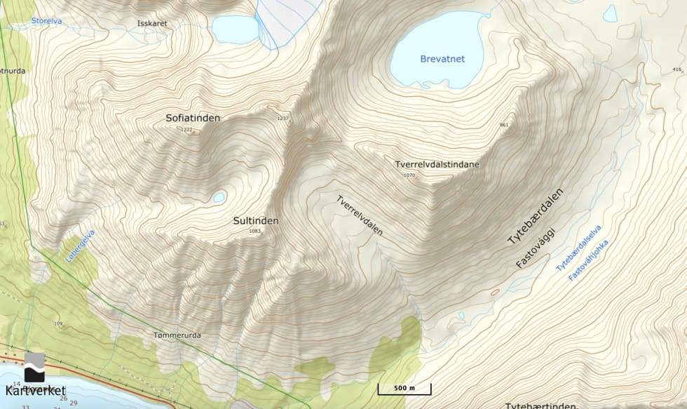 ULYKKESTOPPEN: Skavlen brakk på den 1237 meter høye toppen mellom Sofiatinden og Sultinden.