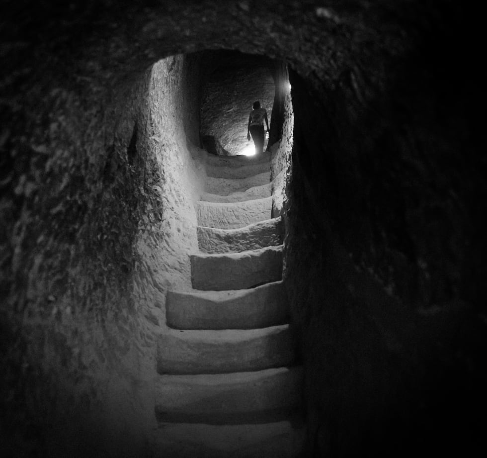 Gerogia_Vardzia_huleby