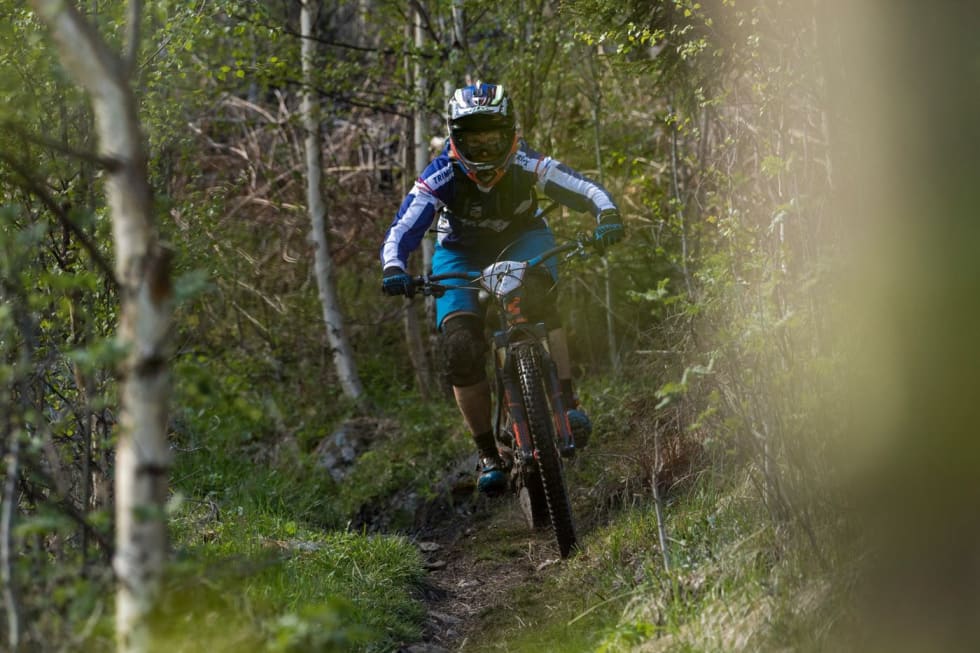 Hilde Sangesland Strædet i fint driv under Nesbyen Enduro. Foto: Per-Eivind Syvertsen Hilde Sangesland Strædet - NesbyEnduro 2017 - Per-Eivind Syvertsen