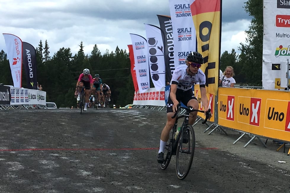 SOLO I FIRE MIL: Vegard Stokke vant Valdresetappen etter å ha sittet i brudd i fire av åtte mil. Foto: Ingeborg Scheve Vegard Stokke - Stage 2 - Scheve 1400x933